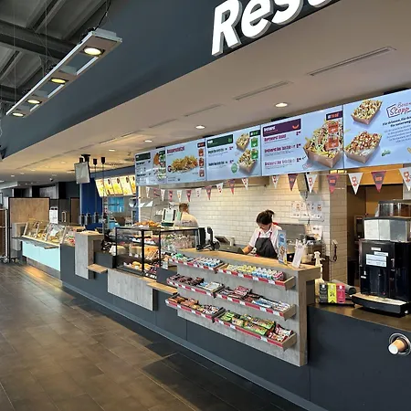 Serways Lueneburger Heide West 2* ביספינגן