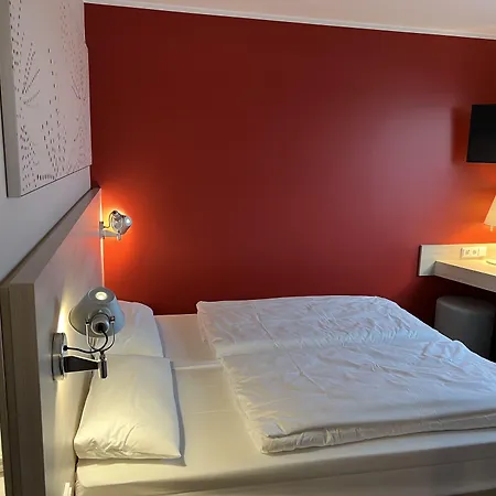 Serways Lueneburger Heide West מלון