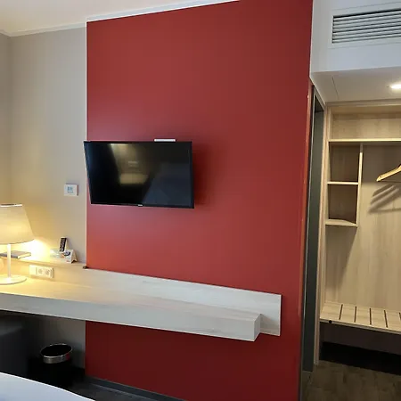 מלון Serways Lueneburger Heide West ביספינגן