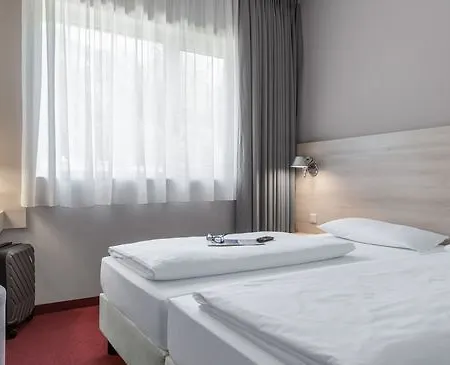 מלון Serways Lueneburger Heide West