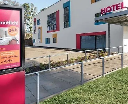 Serways Lueneburger Heide West מלון